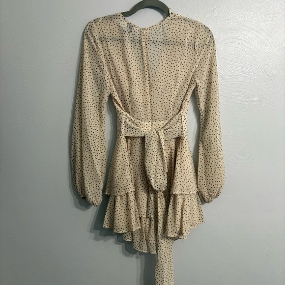 Princess Polly STRING OF LOVE ROMPER BEIGE | Spring Summer| Long Sleeve | Size 4 - Picture 5 of 6